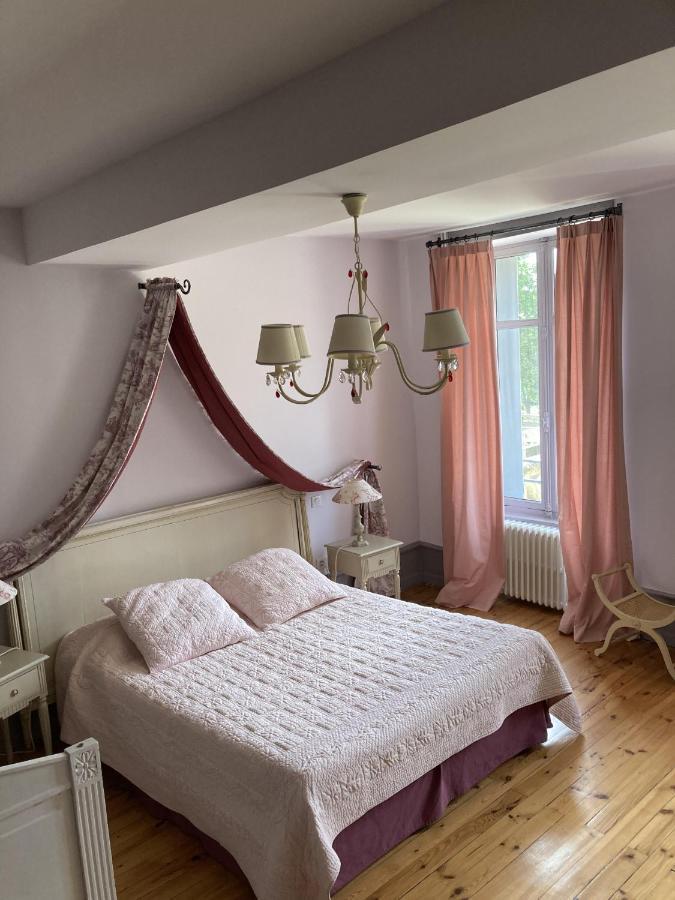 Chateau Tout Y Fault Loriges Exterior foto